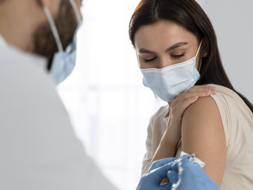 doctor-doing-vaccine-patient